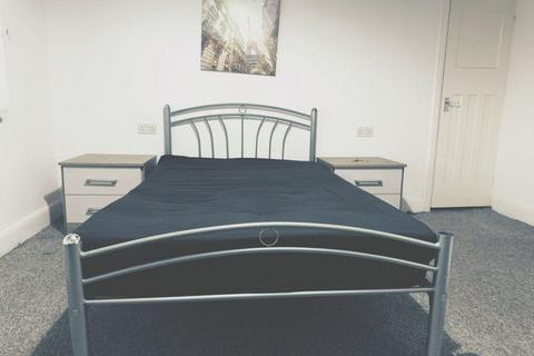 undefined, Swakeleys Road, Ickenham UB10