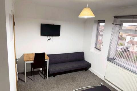 undefined, Swakeleys Road, Ickenham UB10