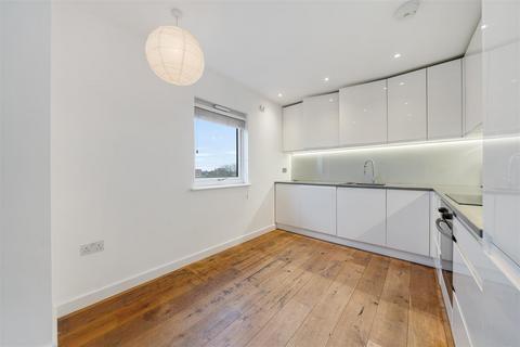 2 bedroom flat for sale, Rosebank Way, Acton