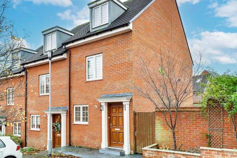 3 bedroom townhouse for sale, Clements Close, Puckeridge