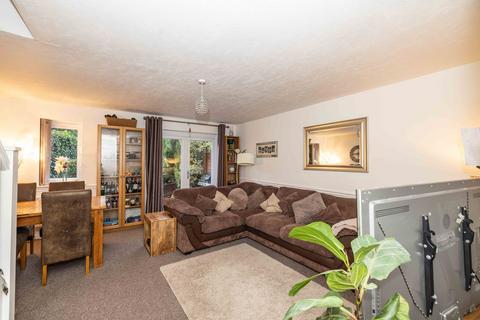 3 bedroom end of terrace house for sale, Bridleway Lane, Kingsnorth, TN23