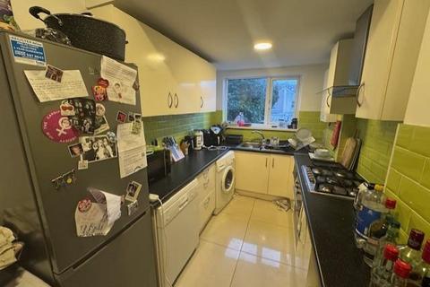 5 bedroom terraced house to rent, Pentyrch Street, Cardiff