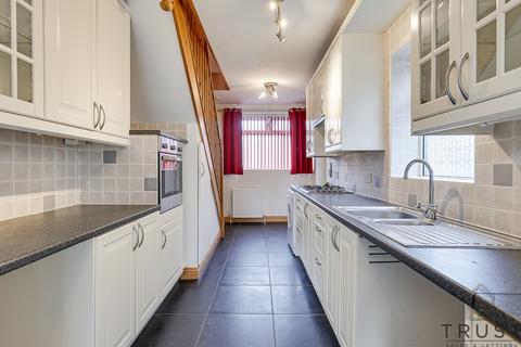 2 bedroom bungalow for sale, Morley, Leeds LS27