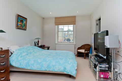 3 bedroom terraced house to rent, Sydney Mews, London, SW3