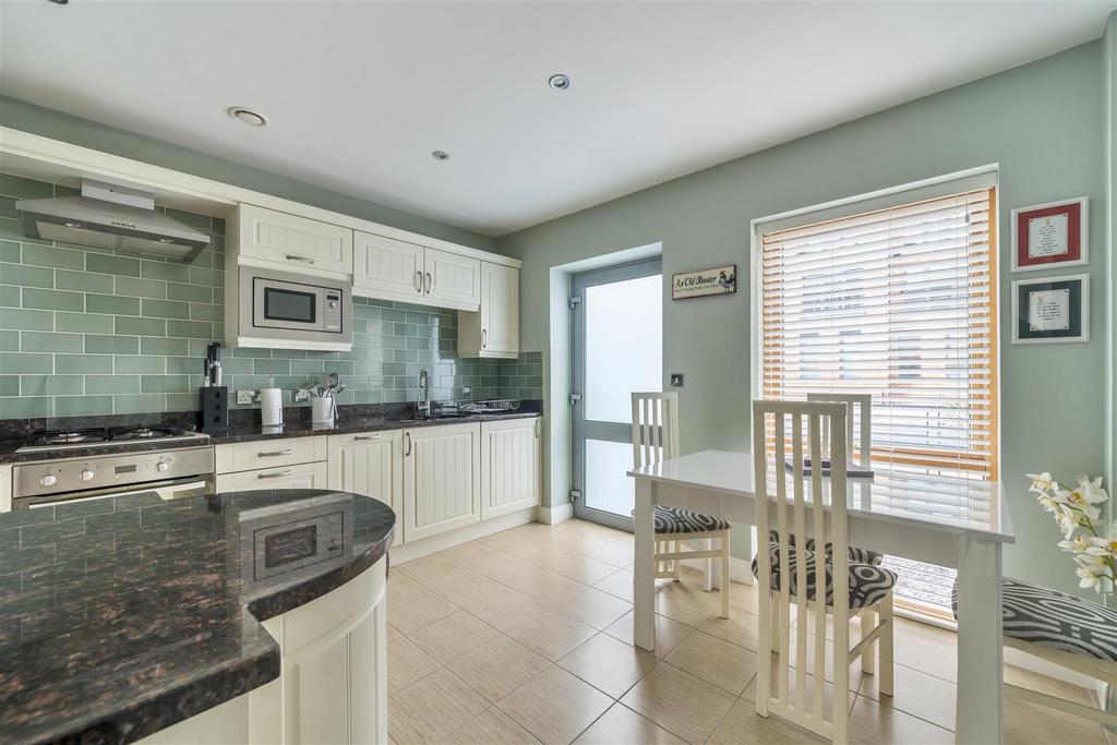 Kitchen/ breakfast room