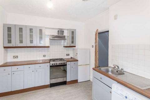 1 bedroom flat to rent, Shirley Gardens, London W7