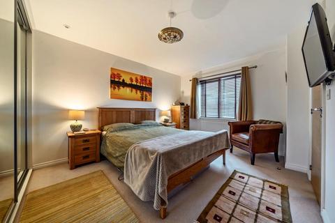 4 bedroom detached house for sale, Banbury,  Oxfordshire,  OX15