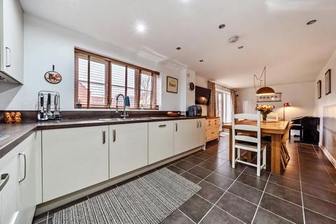 4 bedroom detached house for sale, Banbury,  Oxfordshire,  OX15