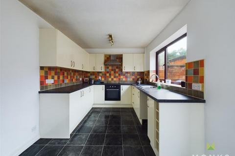 2 bedroom semi-detached house to rent, Sefton Place, Oswestry