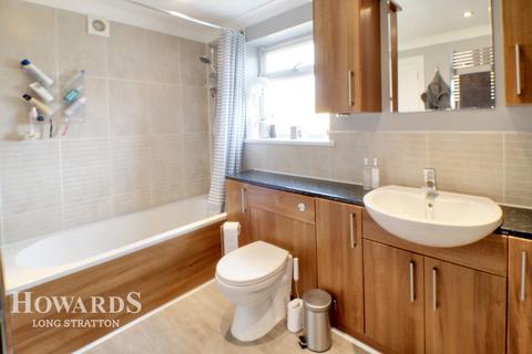 3 bedroom semi-detached house for sale, Greenways, Carleton Rode