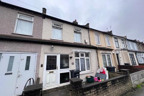 3 bedroom terraced house to rent, Ilford, IG1