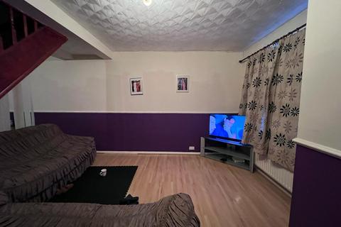 3 bedroom terraced house to rent, Ilford, IG1