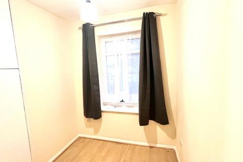 3 bedroom terraced house to rent, Ilford, IG1