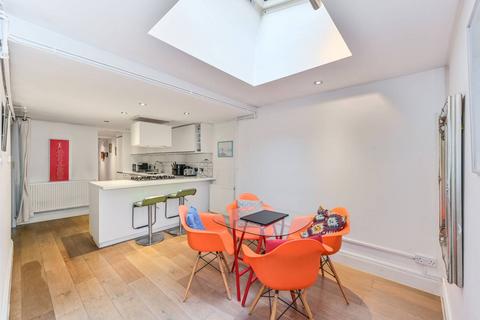 2 bedroom flat for sale, Taybridge, Clapham, London, SW11