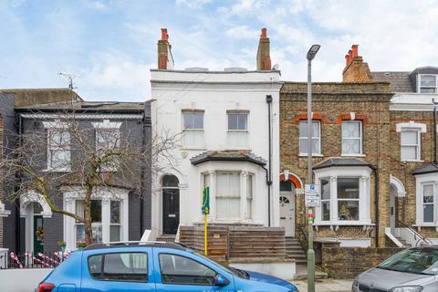 2 bedroom flat for sale, Taybridge, Clapham, London, SW11