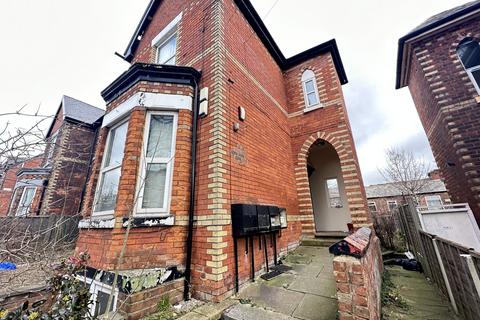 Studio to rent, Ash Tree Road, Manchester, M8