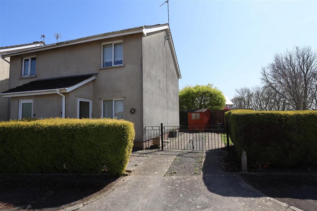 15 Crescent Close 2025 04 3 R5 A1555.JPG