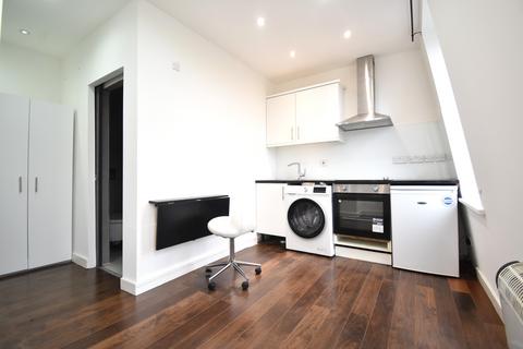 1 bedroom flat to rent, High Street, London, W3