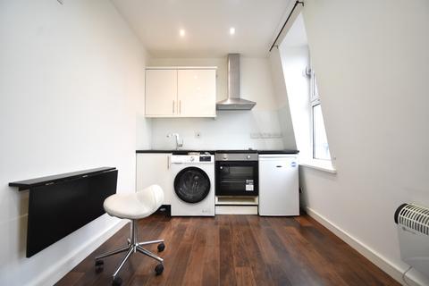 1 bedroom flat to rent, High Street, London, W3