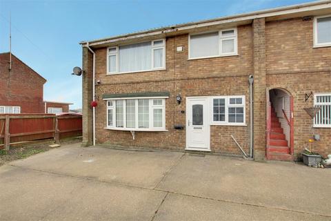 2 bedroom flat for sale, Seaholme Road, Mablethorpe LN12