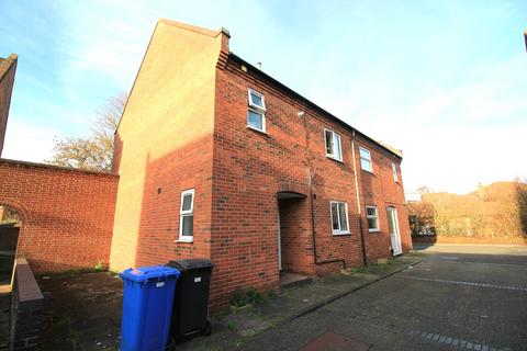 4 bedroom semi-detached house to rent, Taleworth Close, Norwich NR5