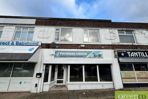 Property to rent, Davyhulme Road East, Manchester M32