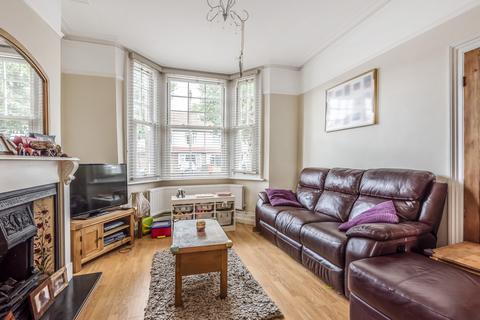 3 bedroom terraced house to rent, Ravenscroft Road Beckenham BR3