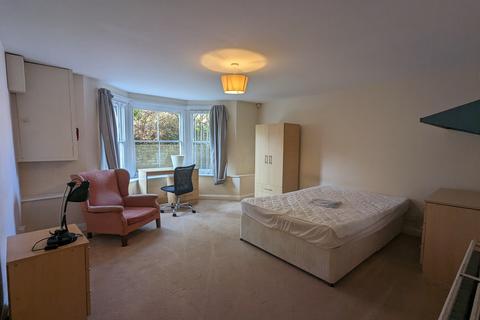 4 bedroom apartment to rent, Cowley, Oxford, Oxfordshire, OX4