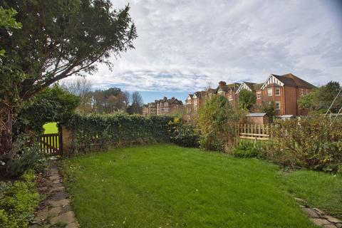 4 bedroom flat for sale, Trinity Gardens, Folkestone, CT20