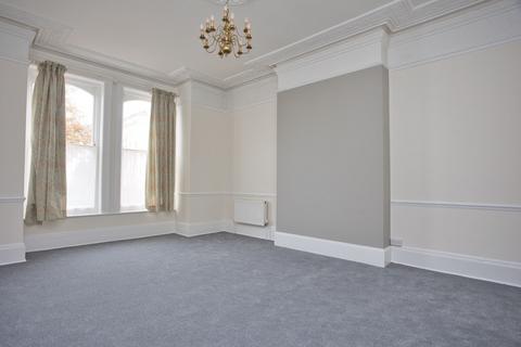 4 bedroom flat for sale, Trinity Gardens, Folkestone, CT20