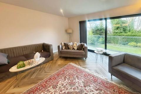 3 bedroom apartment to rent, Upper Park Road, Salford