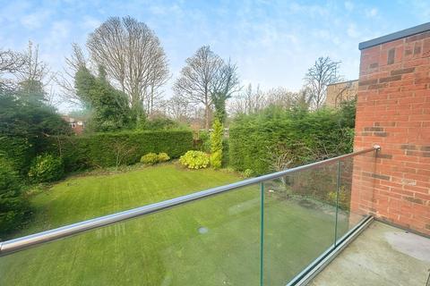 3 bedroom apartment to rent, Upper Park Road, Salford