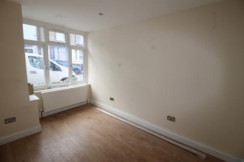 3 bedroom terraced house to rent, High Wycombe HP11