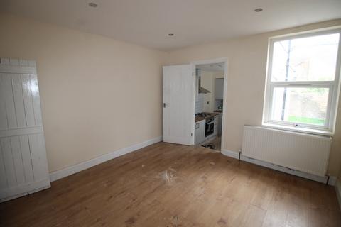 3 bedroom terraced house to rent, High Wycombe HP11