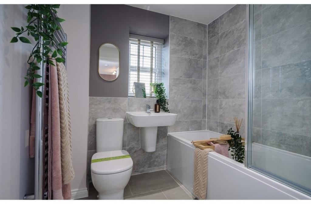 Bathroom - Fairford (LTH*) - Balmoral Gardens