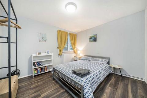 2 bedroom flat for sale, Samuel Close, London SE14