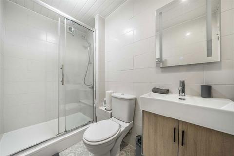 2 bedroom flat for sale, Samuel Close, London SE14