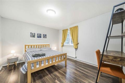 2 bedroom flat for sale, Samuel Close, London SE14