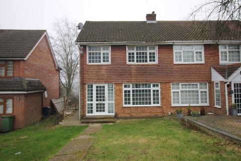 3 bedroom semi-detached house to rent, High Wycombe HP12