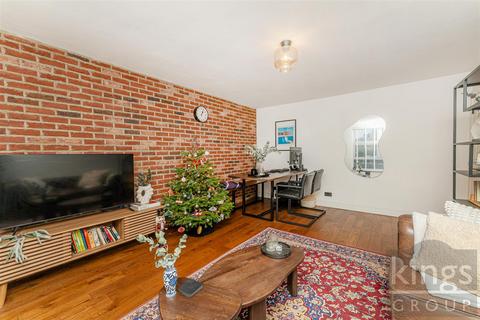 1 bedroom flat for sale, Snaresbrook Road, London