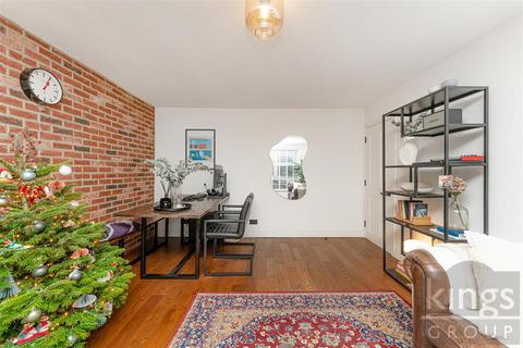 1 bedroom flat for sale, Snaresbrook Road, London