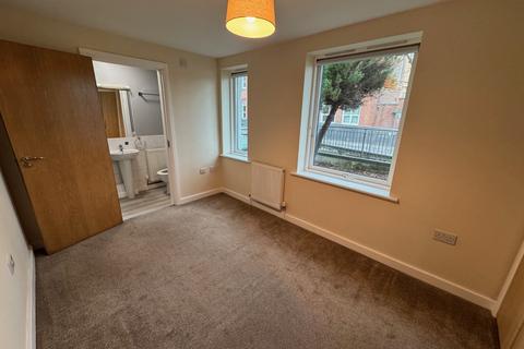 2 bedroom flat to rent, Ted Bates Road, Hampshire SO14