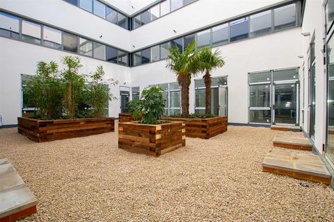 undefined, Capital Drive, Linford Wood