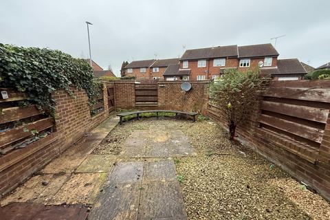 1 bedroom terraced house to rent, Sharples Green, Luton, LU3