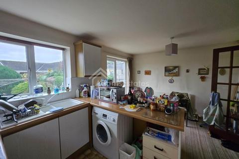 3 bedroom end of terrace house for sale, Clarkson Close, Heckmondwike