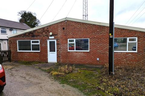 1 bedroom bungalow to rent, Kimbolton Road, Hail Weston, St.Neots