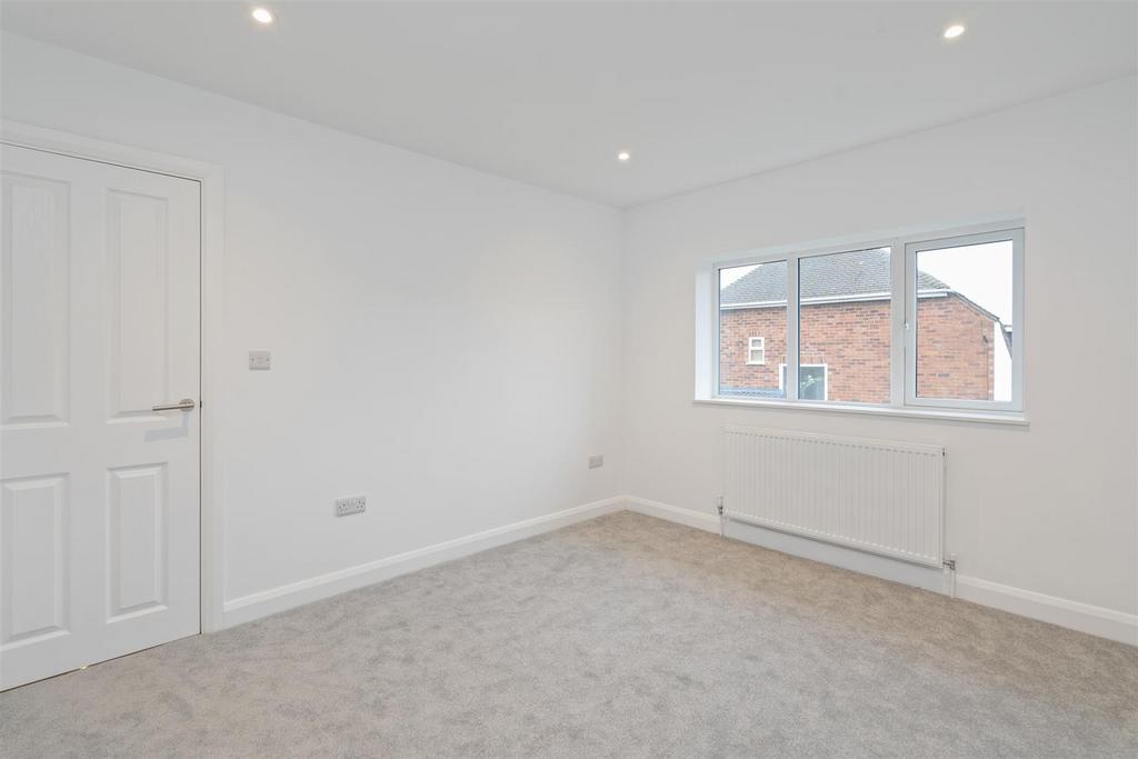 74 Willow Road 3.jpg