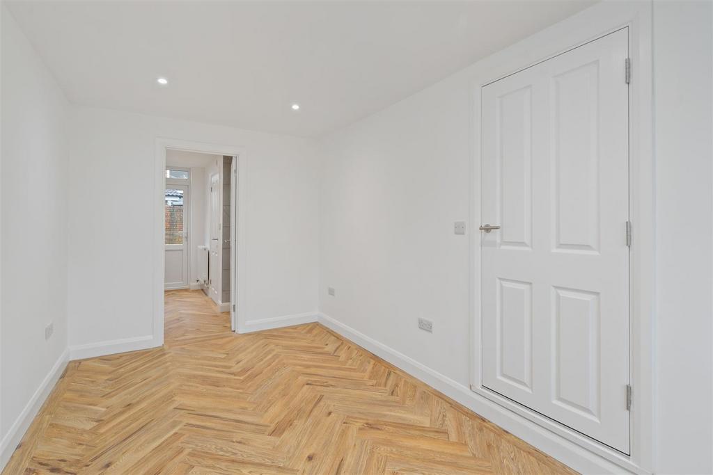 74 Willow Road 7.jpg