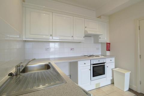 1 bedroom flat to rent, Adelaide Crescent, Hove