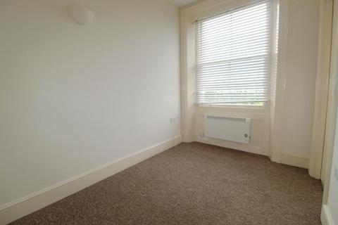 1 bedroom flat to rent, Adelaide Crescent, Hove